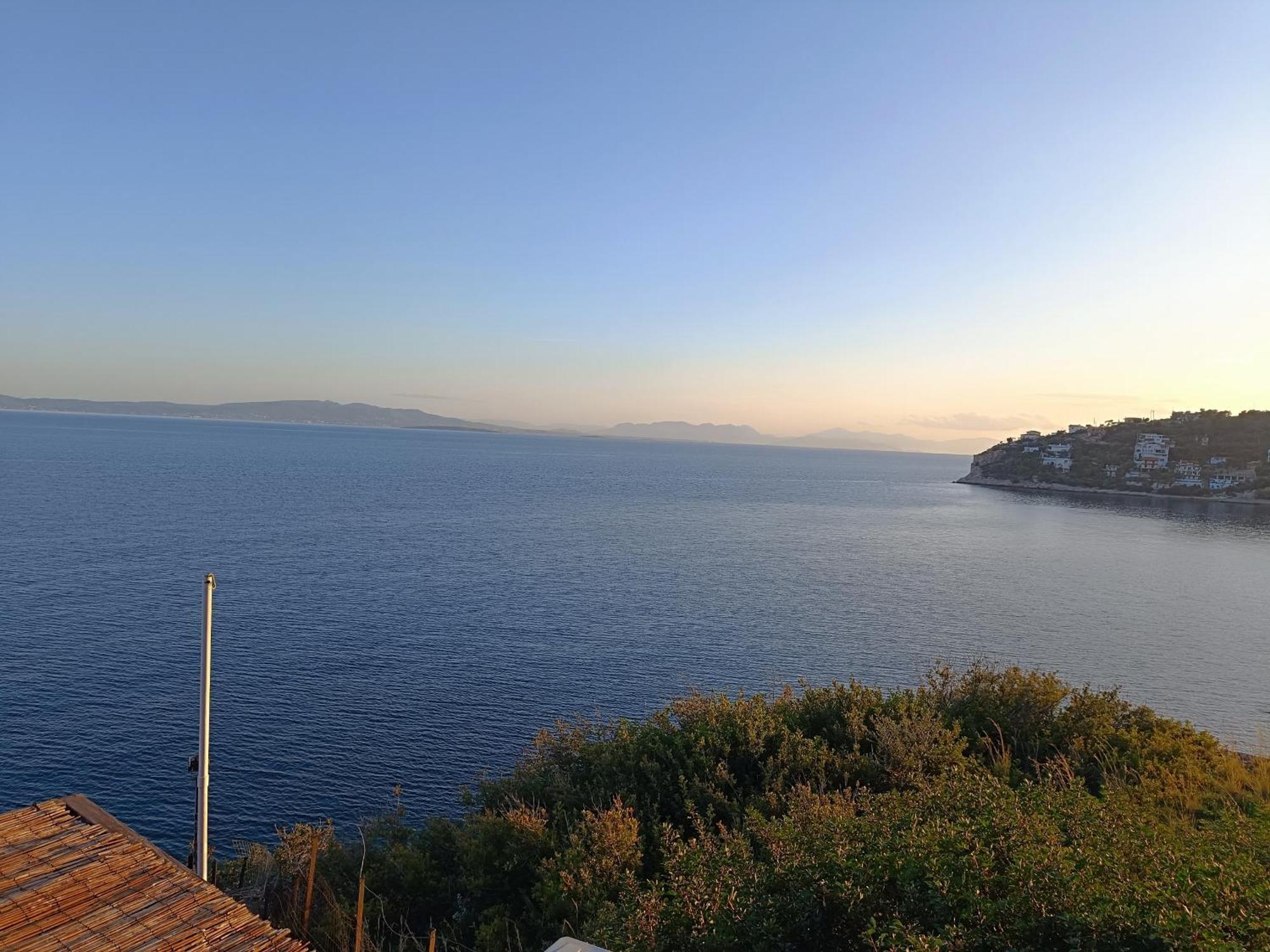 Forever Blue Salamis Buitenkant foto